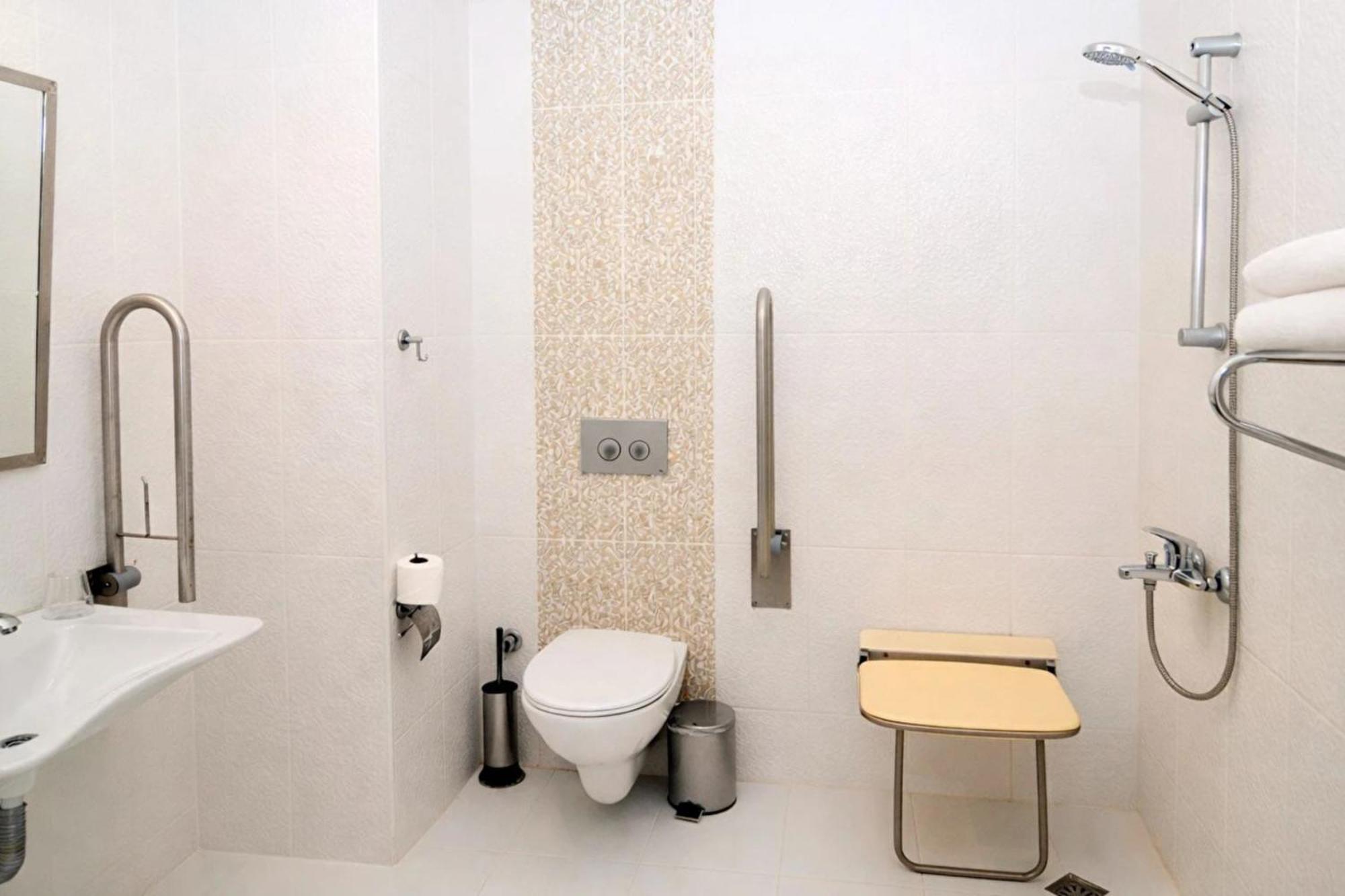 Double or Twin Room Disability Access,1742734868:JPEG